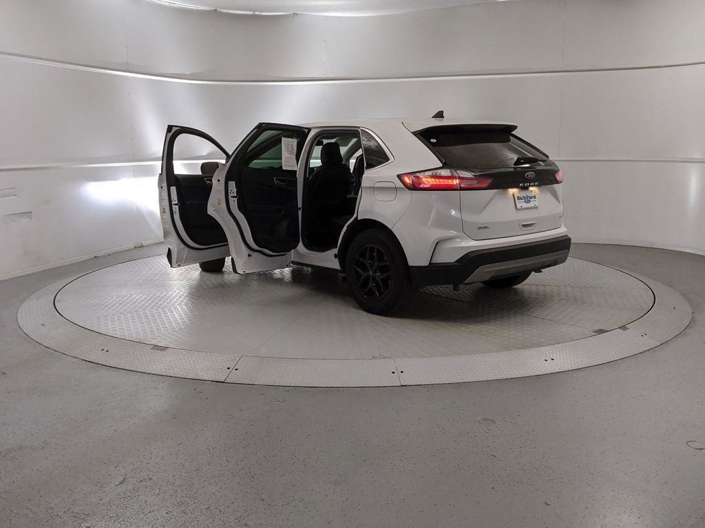 Certified 2024 Ford Edge SEL image 10