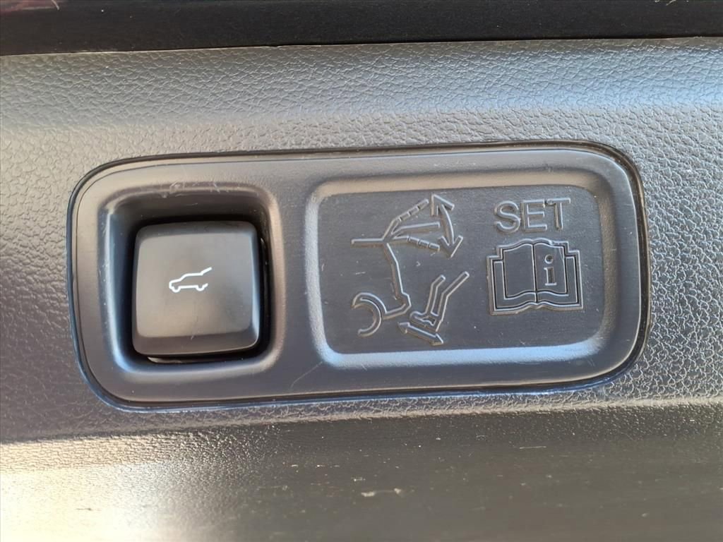 Certified 2024 Ford Expedition Limited image 12