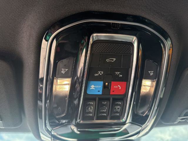 Used 2022 Jeep Grand Cherokee L Overland w/ Luxury Tech Group IV RWD image 23
