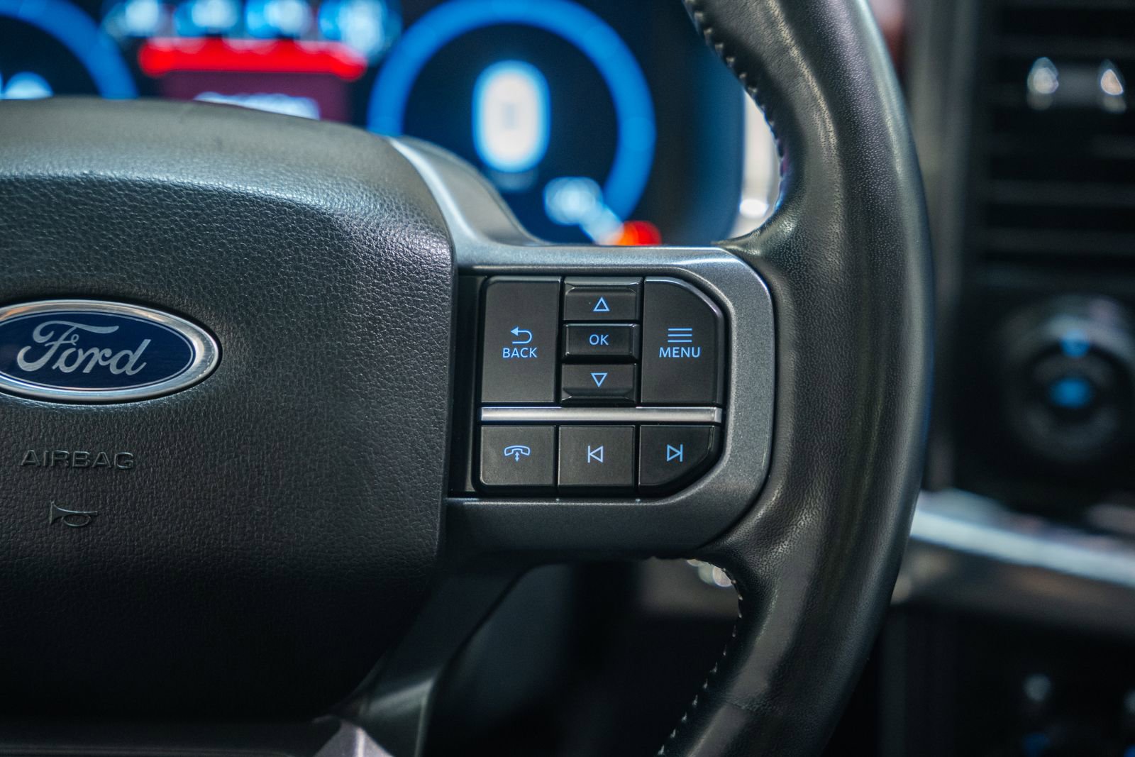 Certified 2023 Ford F150 Lariat w/ Equipment Group 502A High image 37