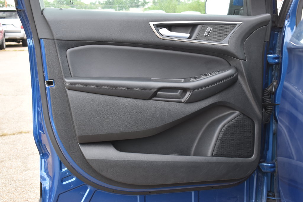 Certified 2024 Ford Edge SEL w/ Convenience Package AWD/4WD image 9