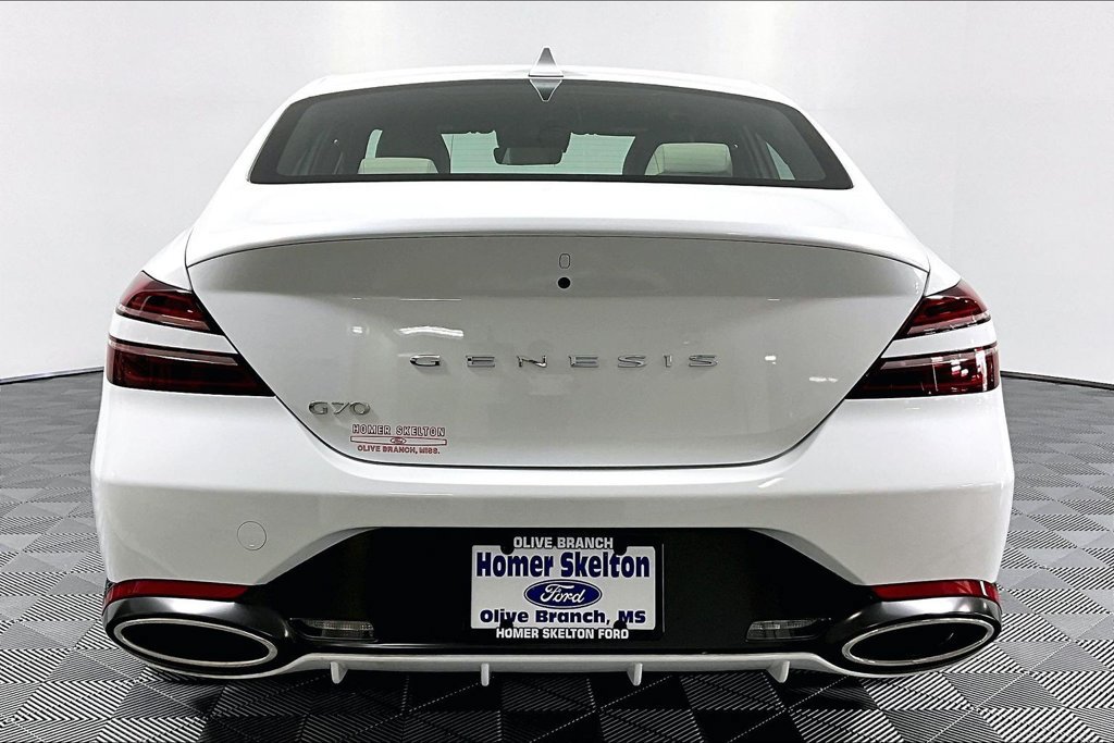 Used 2025 Genesis G70 2.5T RWD image 4