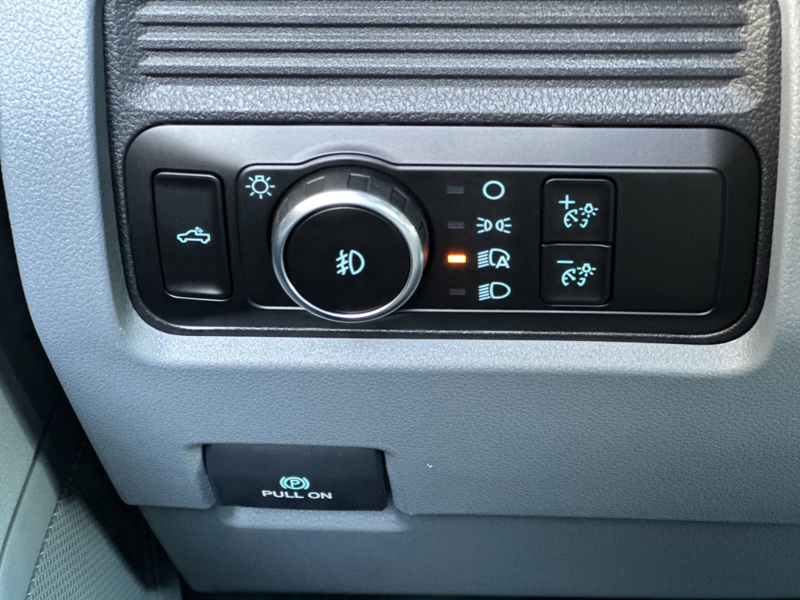 Certified 2026 Ford F250 XL w/ XL Chrome Package image 25