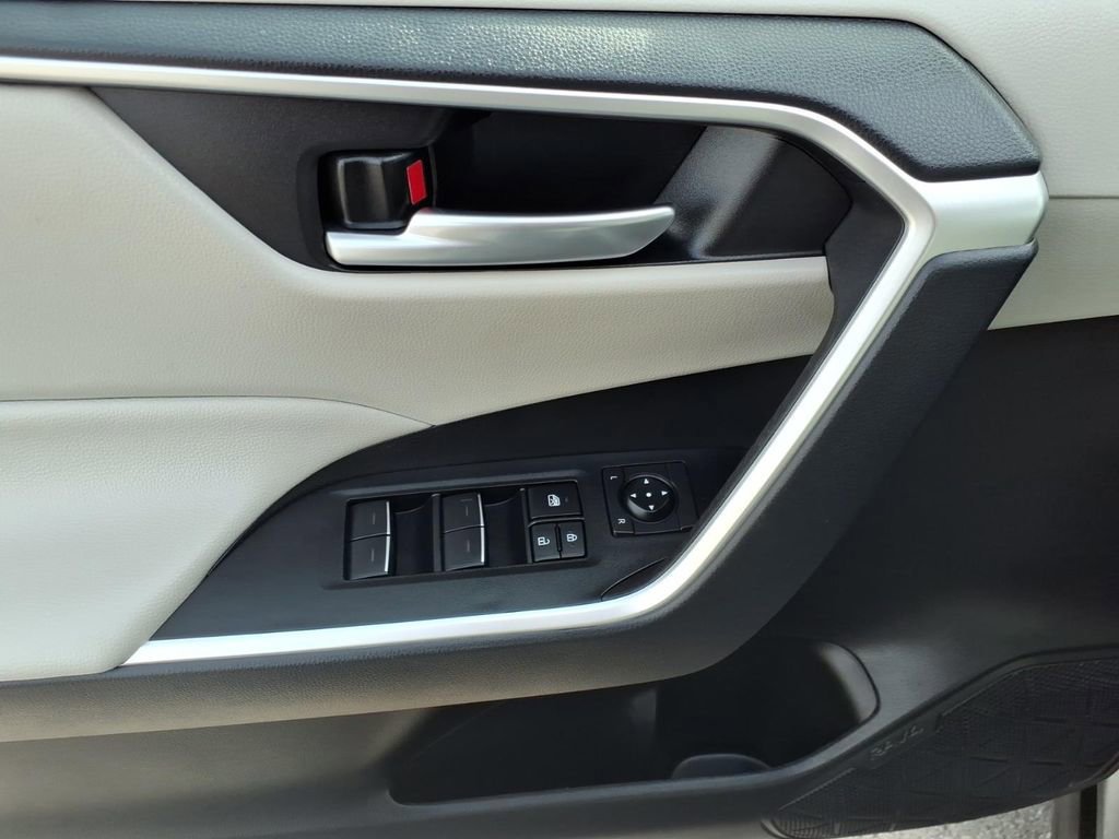 Used 2024 Toyota RAV4 XLE Premium FWD image 15