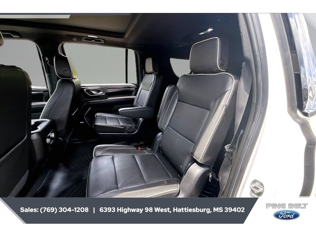 Used 2023 GMC Yukon XL SLT AWD/4WD image 19