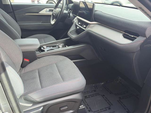 Certified 2025 Ford Explorer Active AWD/4WD image 17