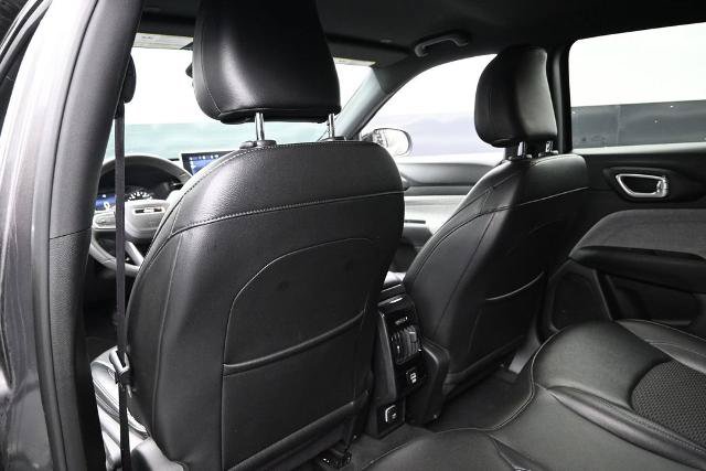 Used 2024 Jeep Compass Latitude AWD/4WD image 23
