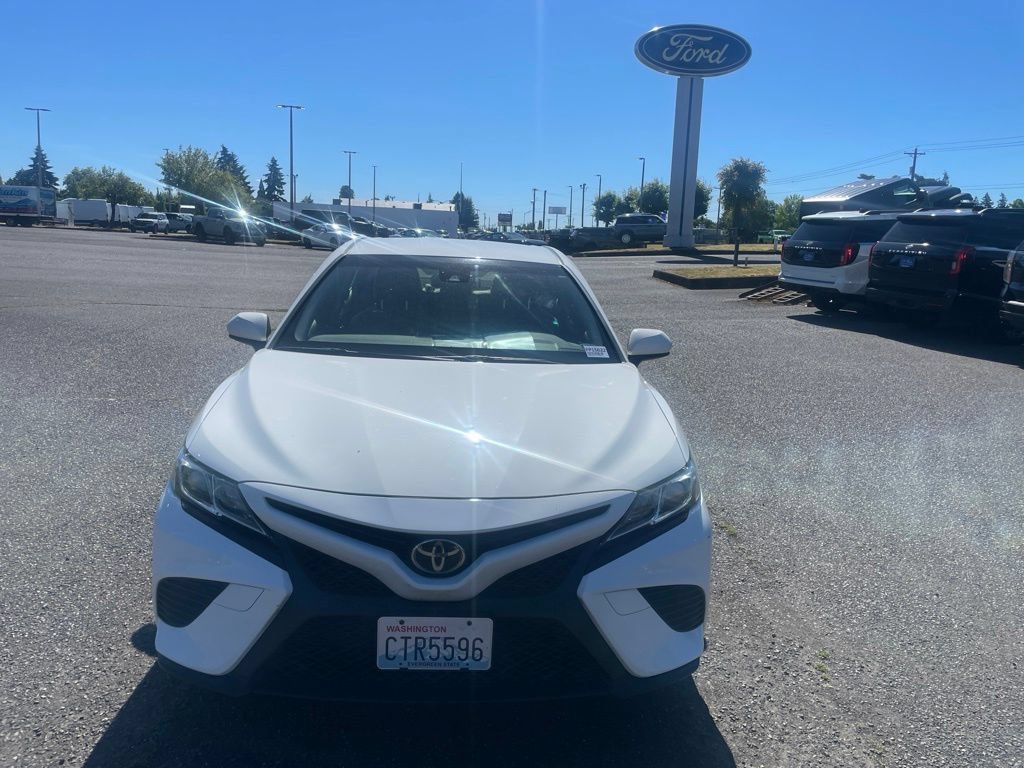 Used 2018 Toyota Camry SE FWD image 2