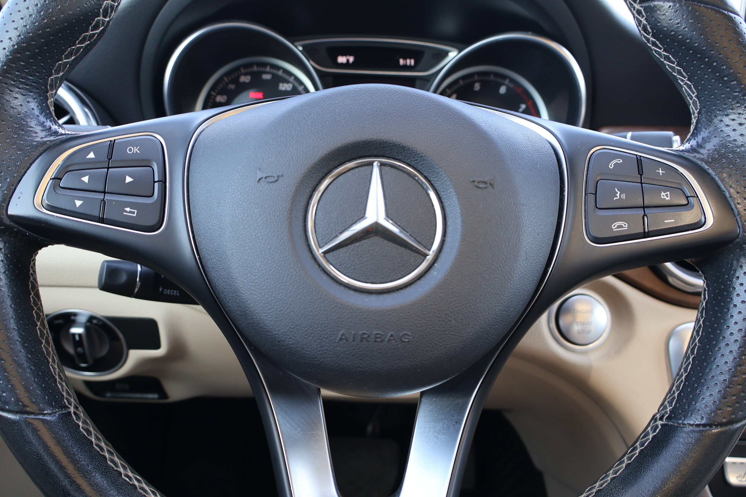 Used 2020 Mercedes-Benz GLA 250 4MATIC image 23