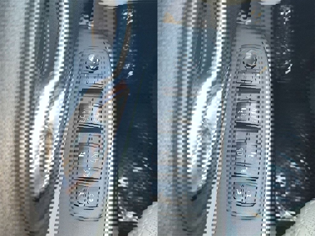 Used 2021 Jeep Cherokee Latitude Lux w/ Sun & Sound Group image 32