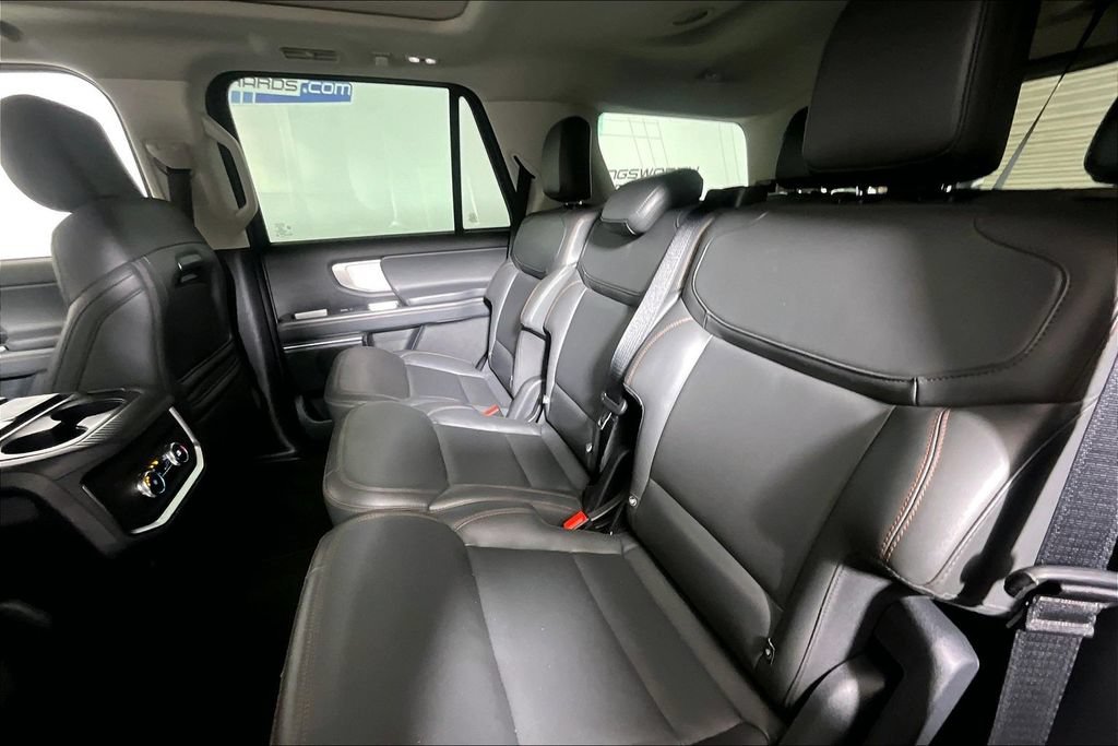 Certified 2025 Ford Expedition Active AWD/4WD image 21