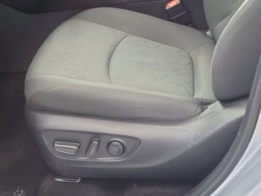 Used 2024 Toyota RAV4 XLE AWD/4WD image 25