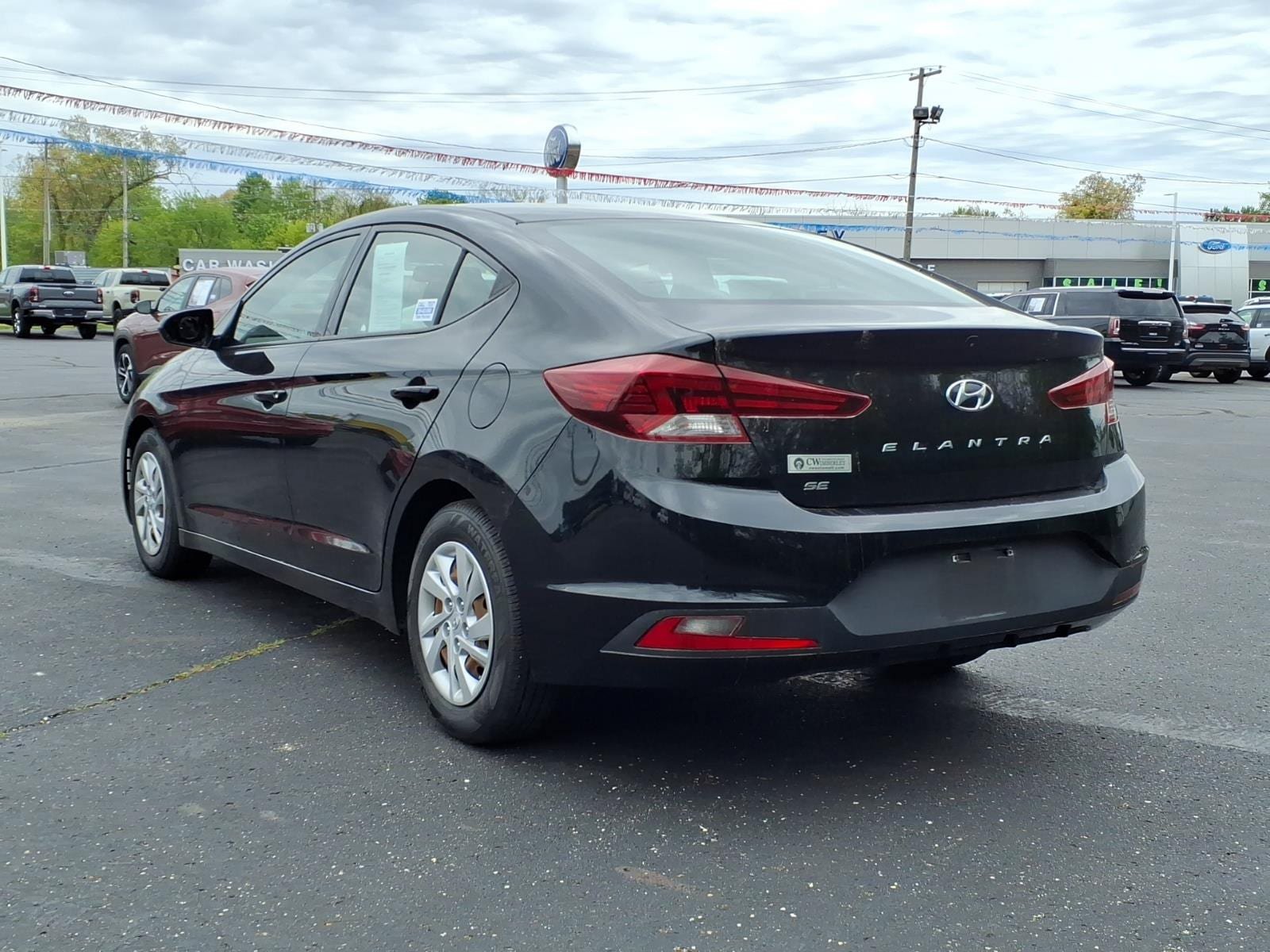 Used 2019 Hyundai Elantra SE w/ Cargo Package FWD image 9