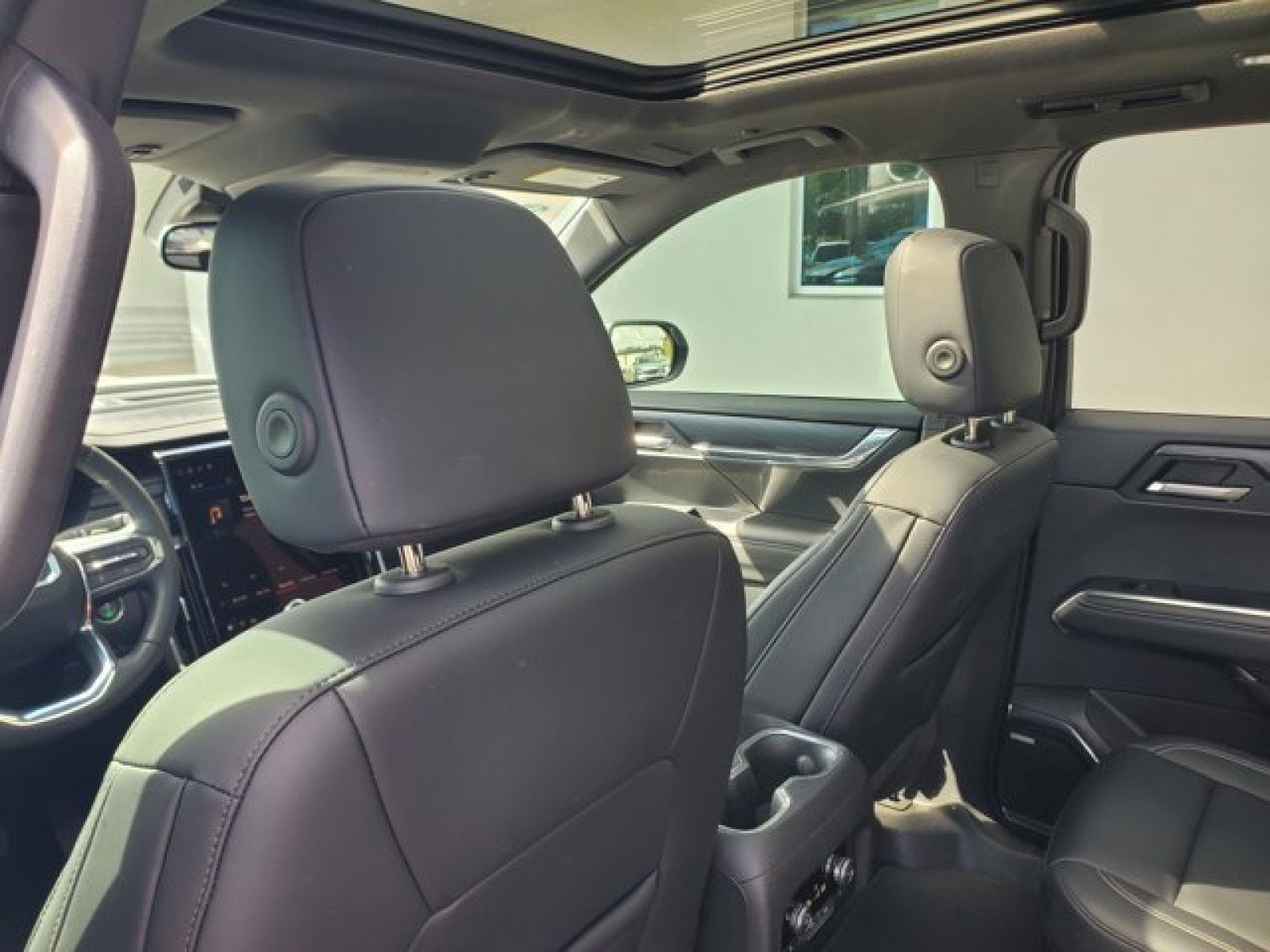 Used 2025 GMC Acadia Elevation w/ Elevation Premium Package image 29