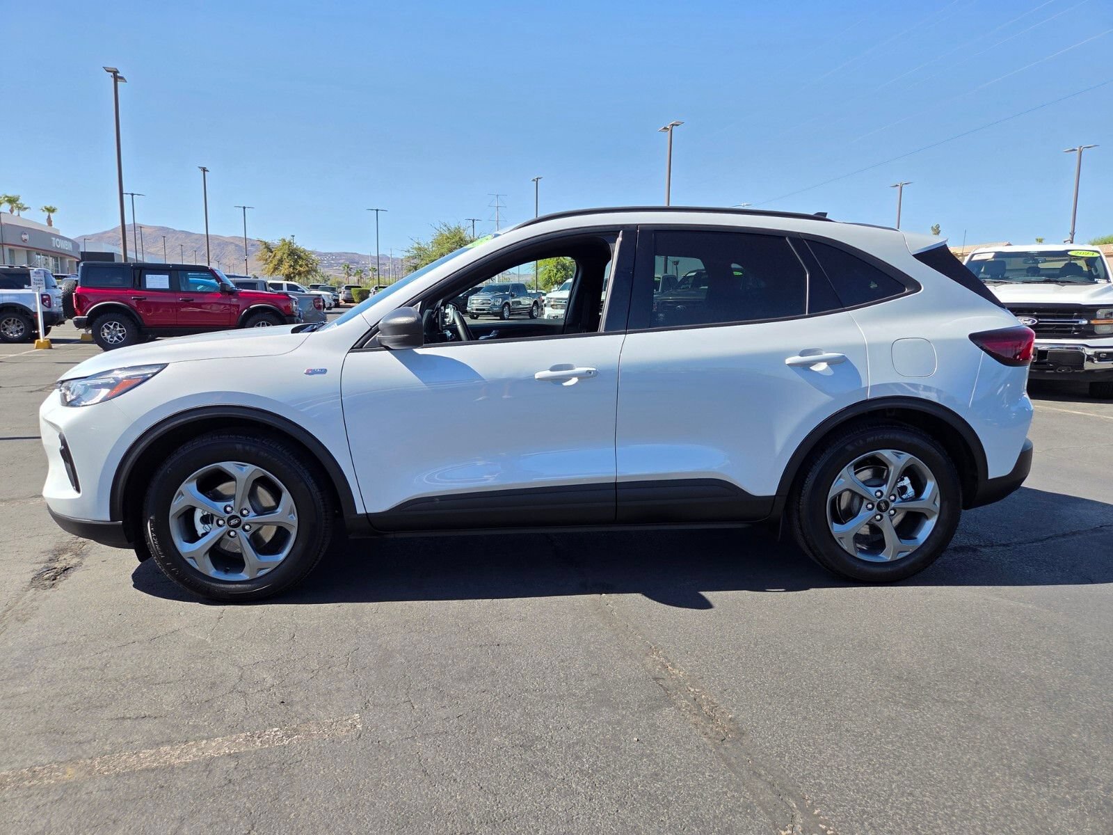 Certified 2025 Ford Escape ST-Line FWD image 3