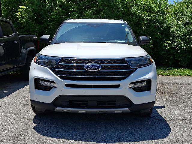 Certified 2023 Ford Explorer XLT w/ Equipment Group 202A AWD/4WD image 2
