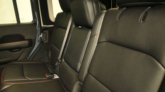 Used 2025 Jeep Wrangler Unlimited Rubicon AWD/4WD image 11
