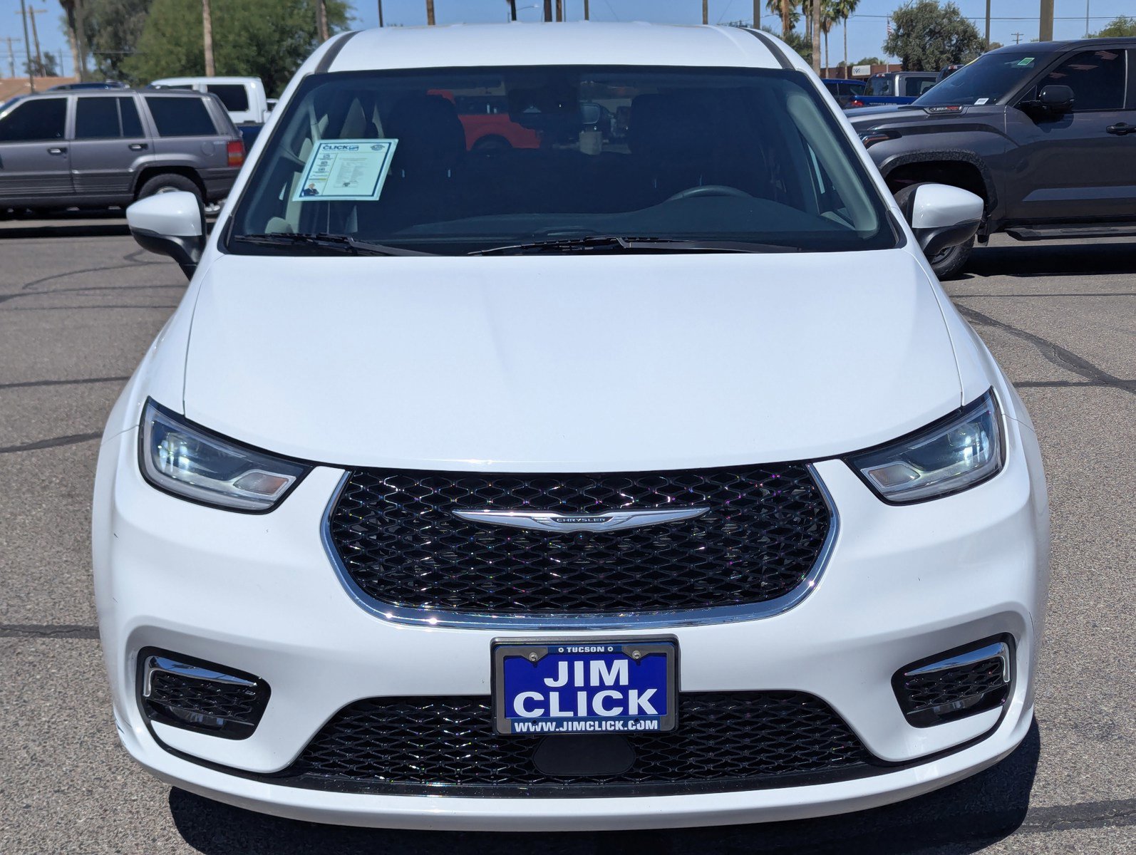 Used 2023 Chrysler Pacifica Touring-L FWD image 6