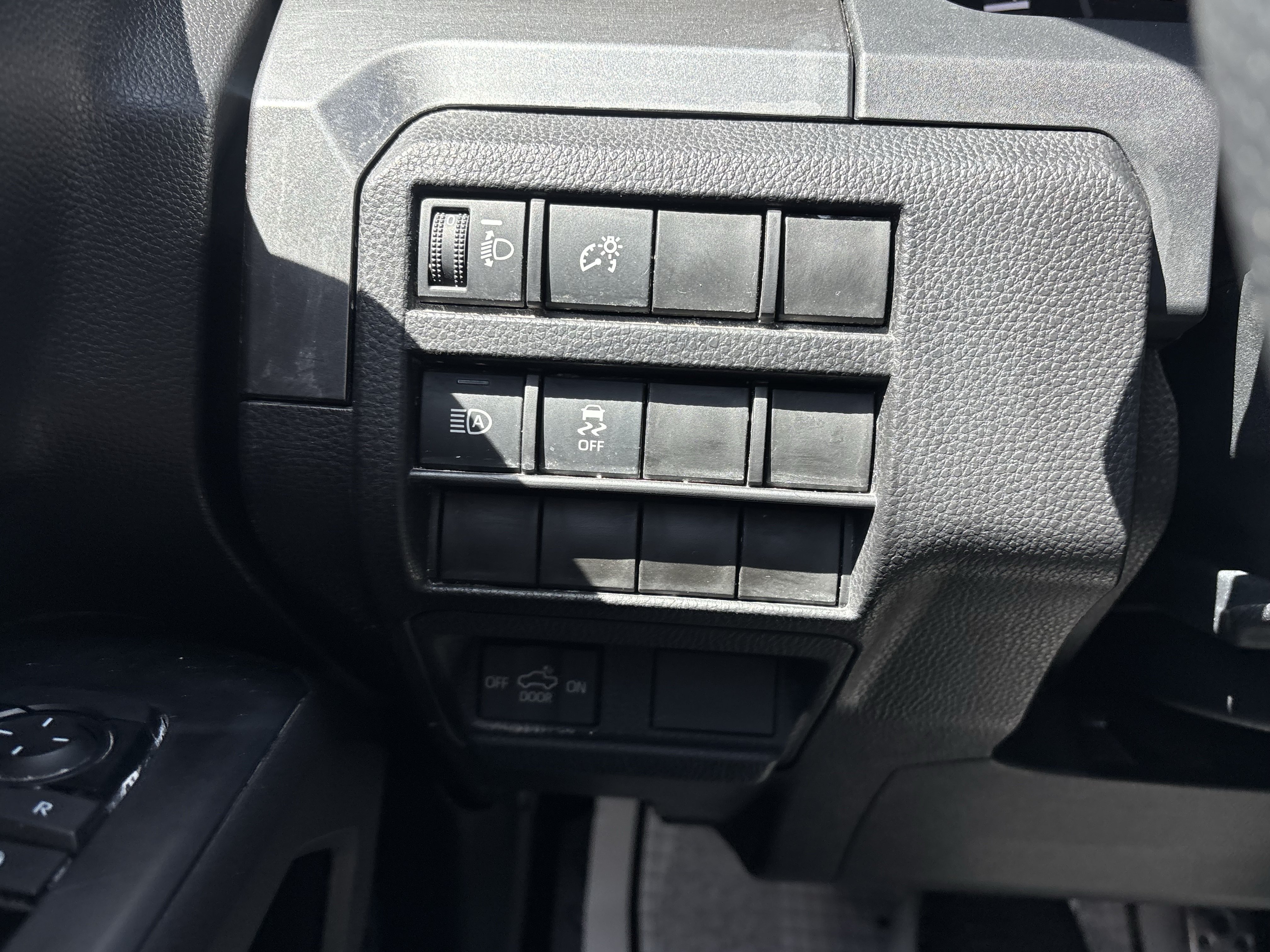 Used 2025 Toyota Tacoma TRD Sport AWD/4WD image 38
