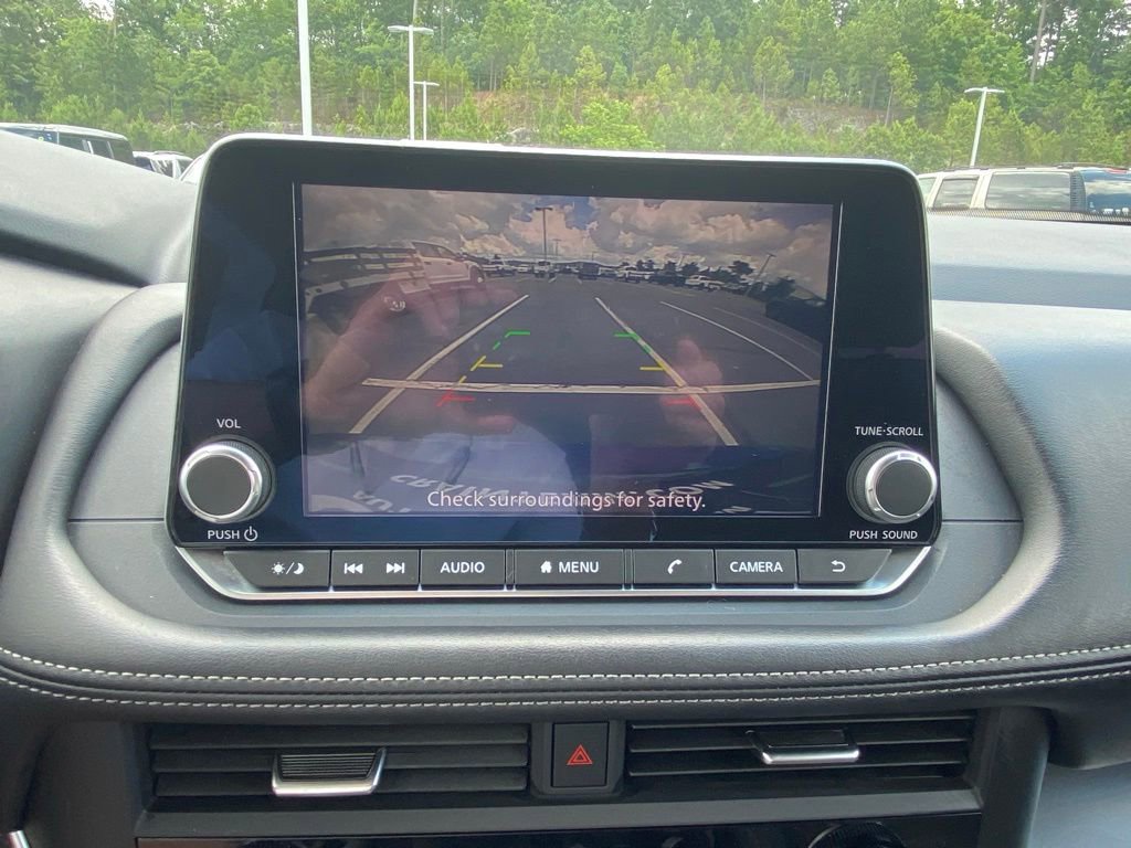 Used 2024 Nissan Rogue SV AWD/4WD image 16