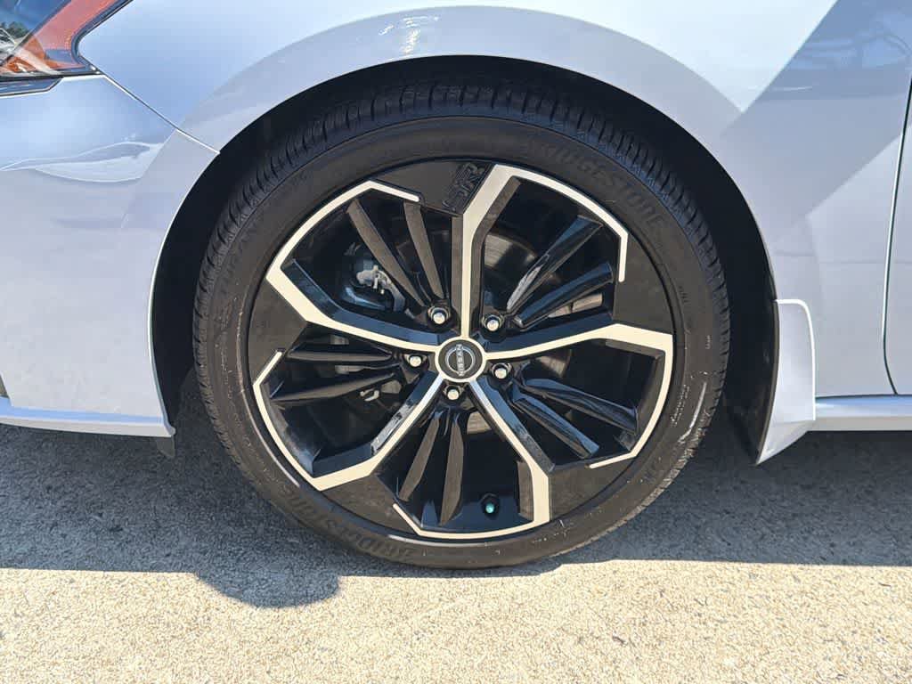Used 2024 Nissan Altima 2.5 SR FWD image 9