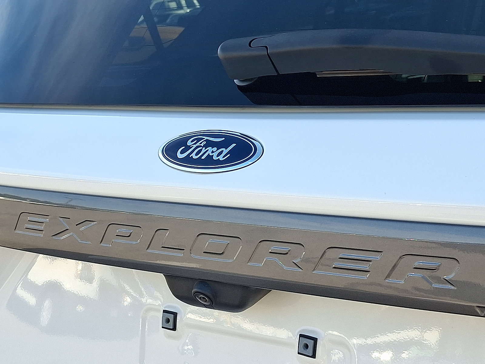 Certified 2024 Ford Explorer XLT w/ Equipment Group 202A AWD/4WD image 30