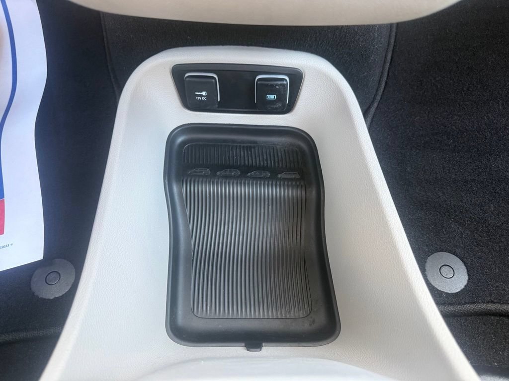 Used 2018 Chrysler Pacifica Limited w/ Advanced Safetytec Group FWD image 27