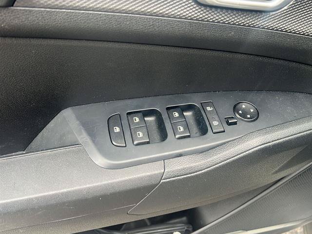 Used 2025 Kia Sportage LX FWD image 18