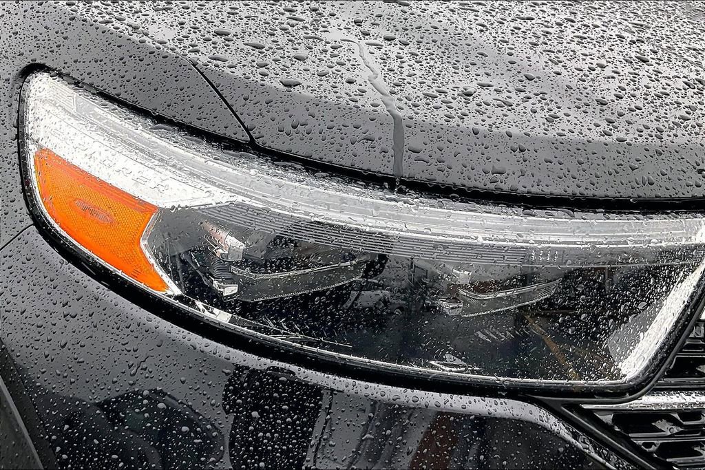 Certified 2022 Ford Explorer XLT w/ Equipment Group 202A image 27