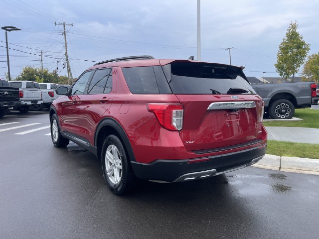 Certified 2023 Ford Explorer XLT w/ Equipment Group 202A AWD/4WD image 3
