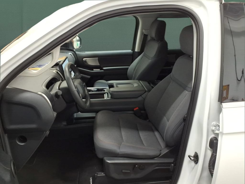 Certified 2025 Ford Expedition Active AWD/4WD image 22