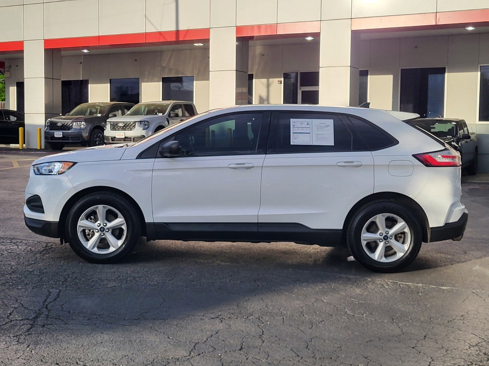 Certified 2020 Ford Edge SE image 7
