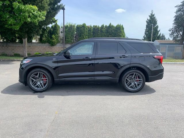 Certified 2025 Ford Explorer ST-Line w/ Premium Package AWD/4WD image 2