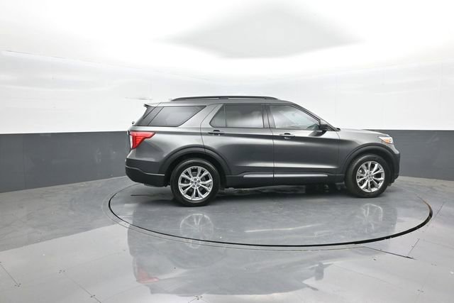 Certified 2020 Ford Explorer XLT w/ Equipment Group 202A AWD/4WD image 8