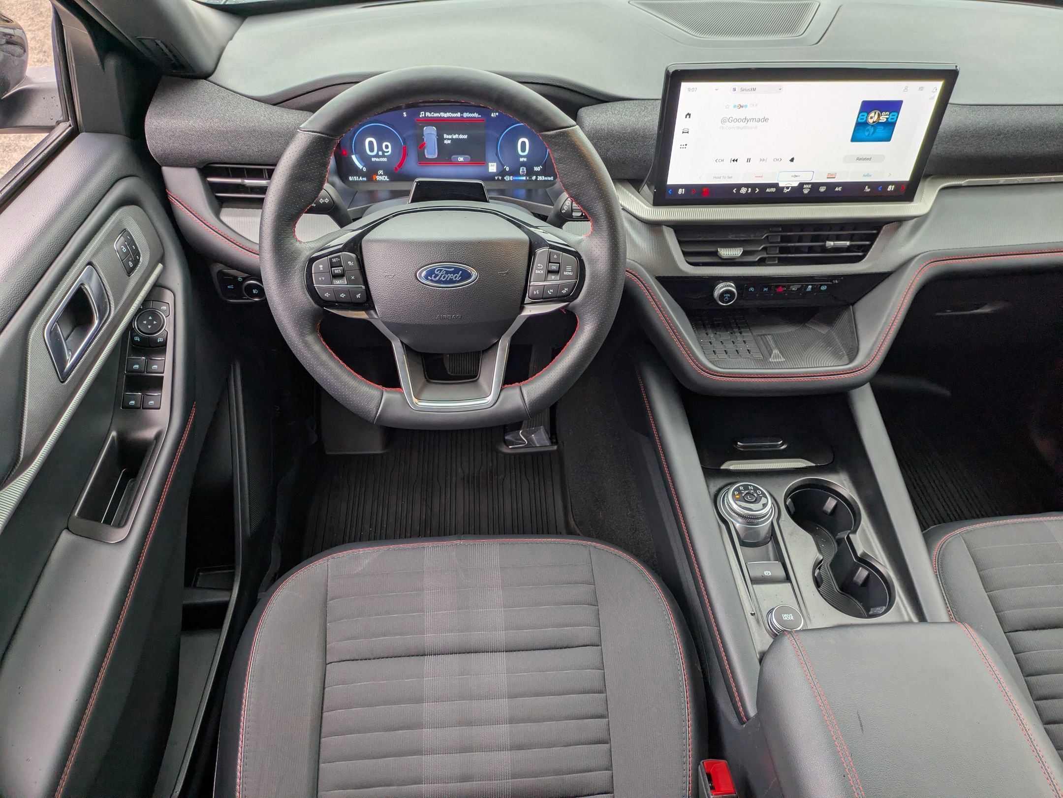 Certified 2025 Ford Explorer ST-Line w/ Premium Package image 33