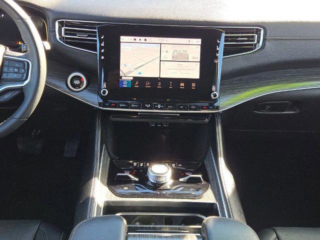 Used 2023 Jeep Wagoneer L Series III w/ Preferred Equipment Group image 24