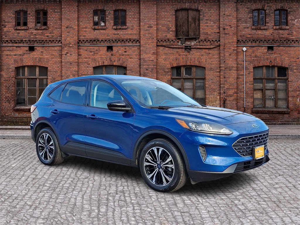 Certified 2022 Ford Escape SE w/ SE Sport Appearance Package image 2