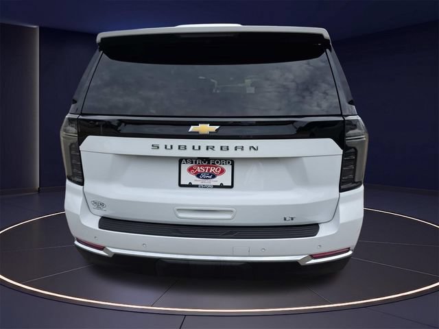 Used 2025 Chevrolet Suburban LT w/ Comfort Package RWD image 5