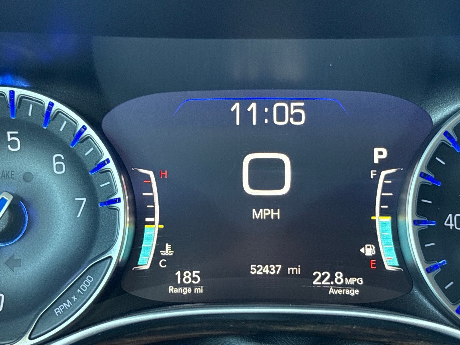 Used 2023 Chrysler Pacifica Limited AWD/4WD image 17