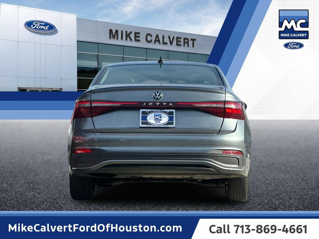 Used 2025 Volkswagen Jetta SE FWD image 4