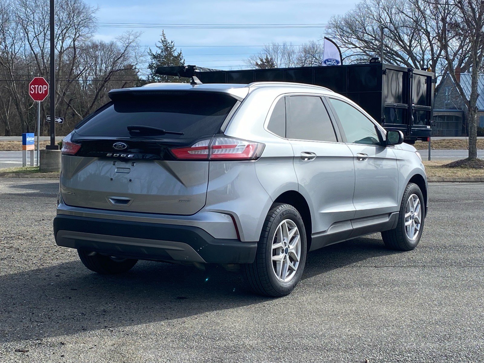 Certified 2022 Ford Edge SEL w/ Convenience Package AWD/4WD image 4