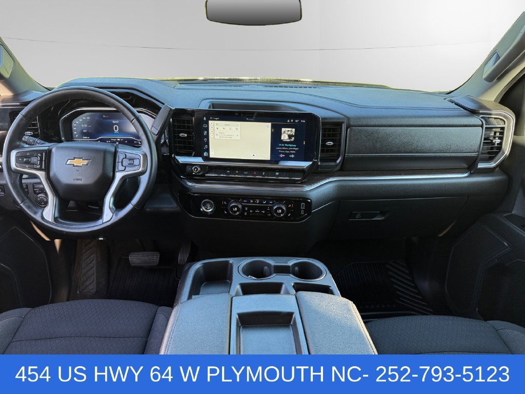 Used 2024 Chevrolet Silverado 1500 LT AWD/4WD image 10