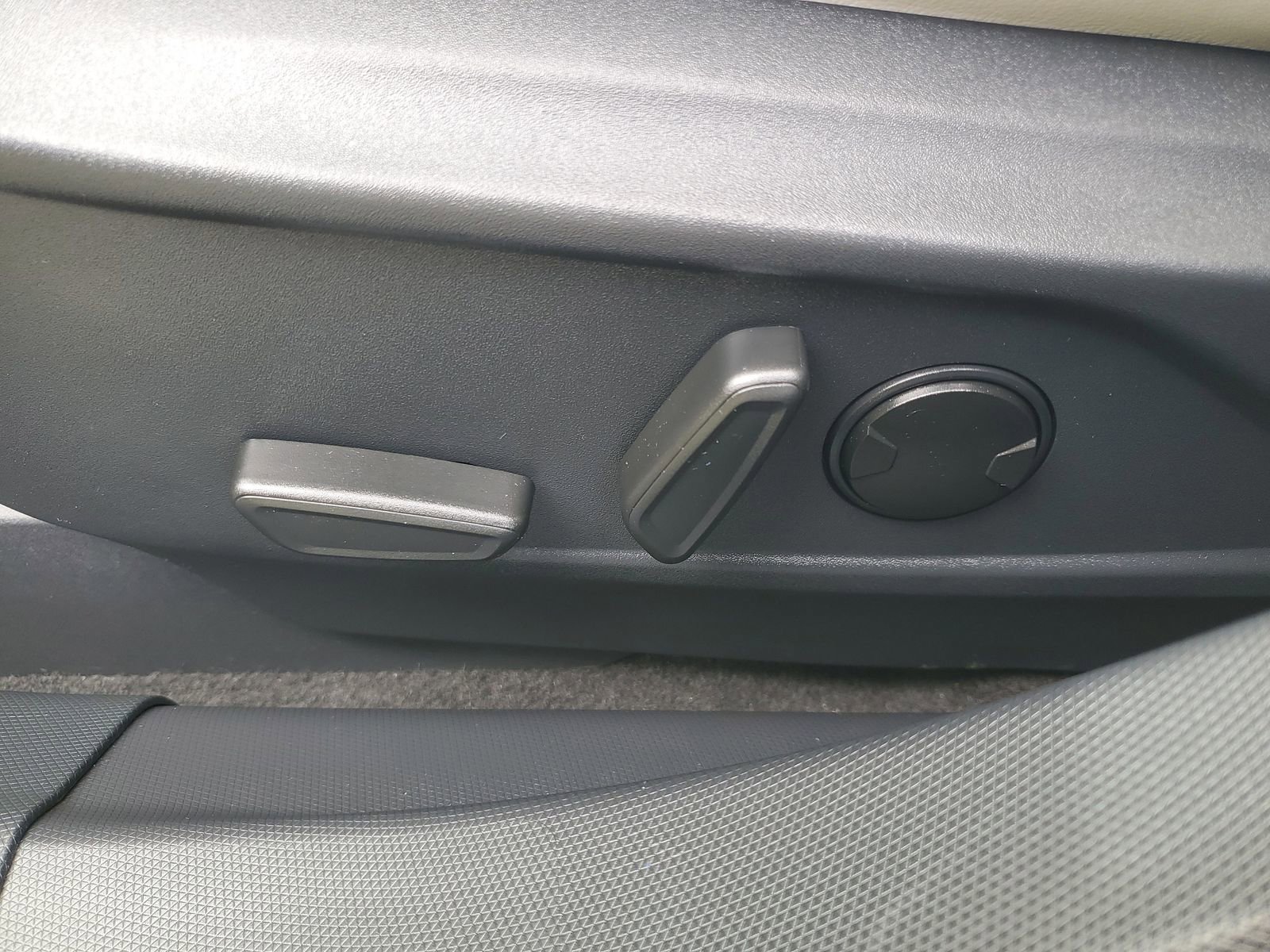 Certified 2025 Ford Mustang Mach-E Premium RWD image 18