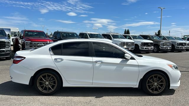 Used 2017 Honda Accord LX image 2