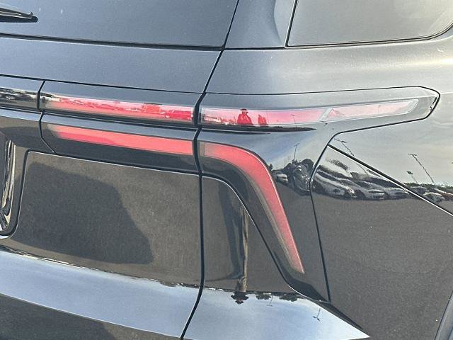 Used 2025 Chevrolet Traverse LT image 26