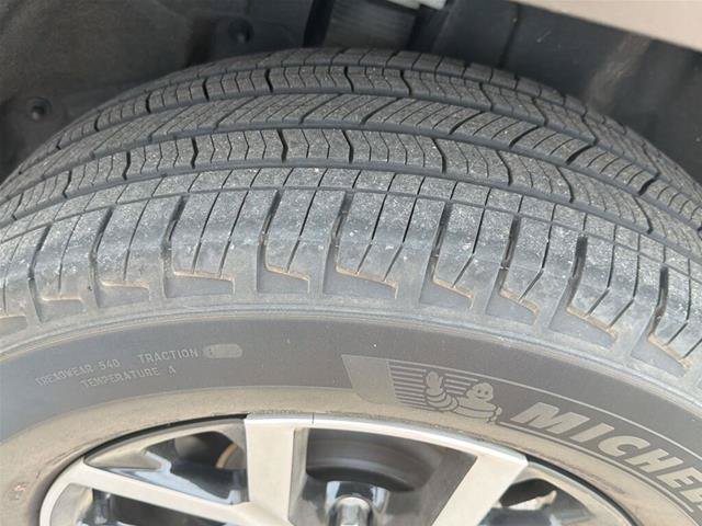 Used 2024 Jeep Grand Cherokee L Limited AWD/4WD image 38