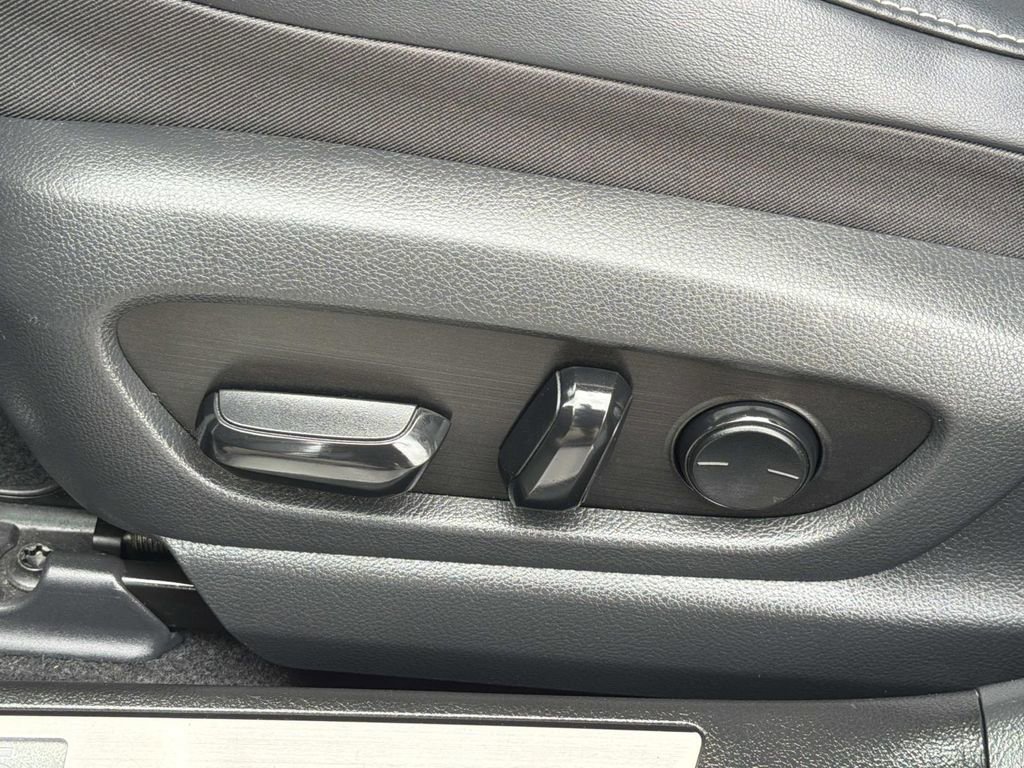 Used 2019 Lexus UX 200 w/ Premium Package FWD image 19