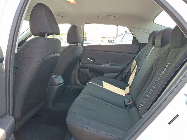 Used 2023 Hyundai Elantra SEL w/ Convenience Package FWD image 10