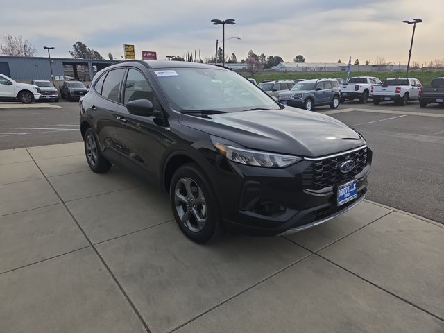 Certified 2025 Ford Escape ST-Line AWD/4WD image 7