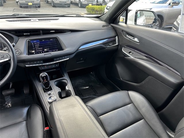 Used 2022 Cadillac XT4 Luxury w/ Cold Weather Package image 18
